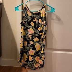 ⭐️4 for $20⭐️ Tropical flower top